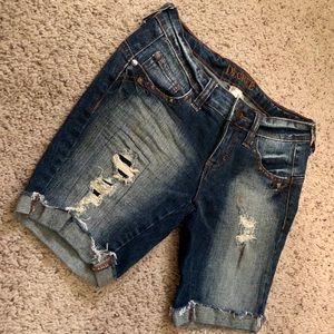 Decree Shorts